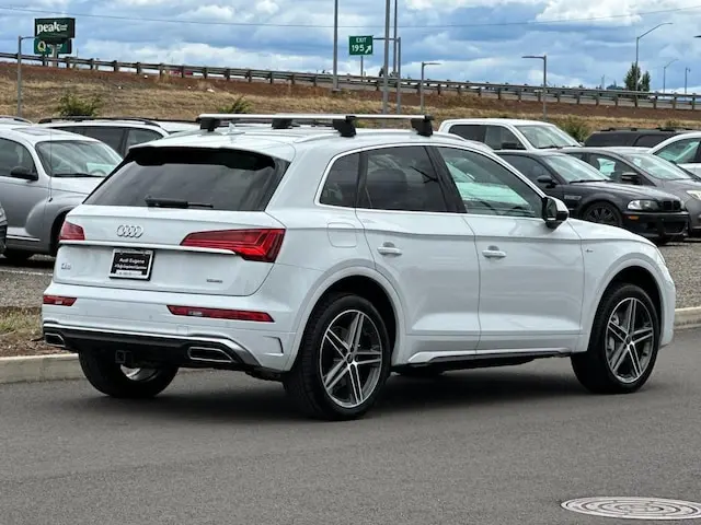 2023 Audi Q5 55 e Premium Plus photo 3