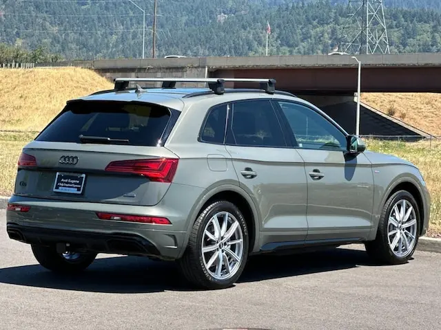 2023 Audi Q5 55 e Premium Plus photo 3
