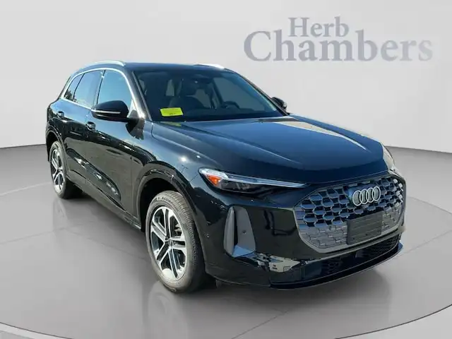 2025 Audi Q5 Premium Plus quattro's photo