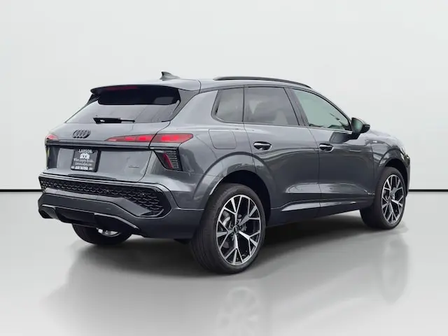 2026 Audi Q3 S Line quattro photo 5