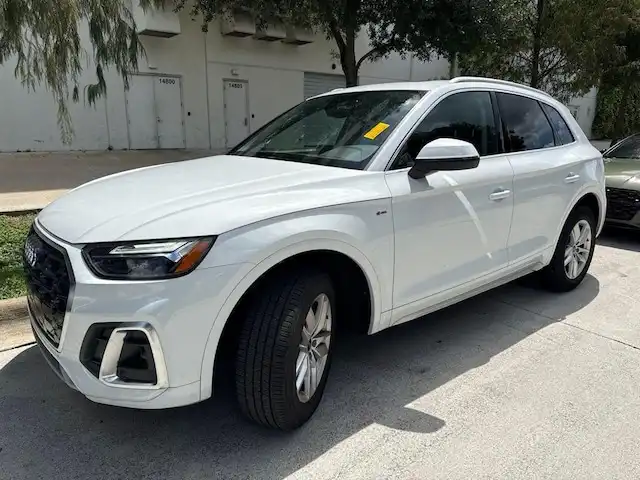 2023 Audi Q5 45 Premium's photo