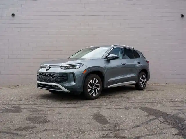 2025 Volkswagen Tiguan 2.0T S 4Motion's photo