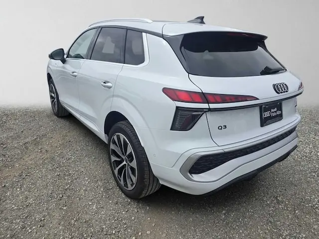 2026 Audi Q3 S line quattro photo 5