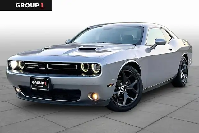 2018 Dodge Challenger SXT Plus's photo