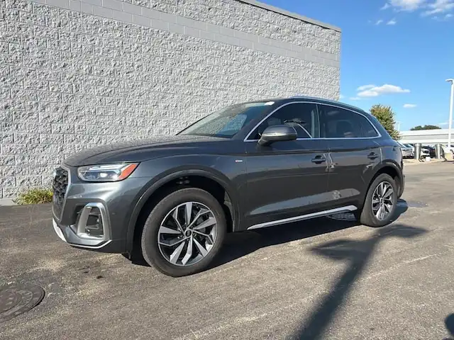 2023 Audi Q5 45 Premium Plus's photo