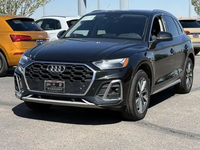 2023 Audi Q5 45 Premium Plus's photo
