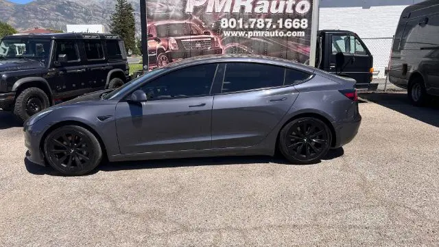 2023 Tesla Model 3 Base photo 4