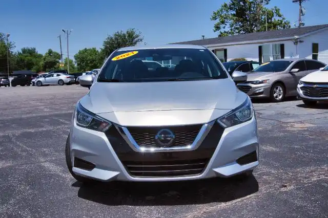 2021 Nissan Versa 1.6 SV CVT's photo