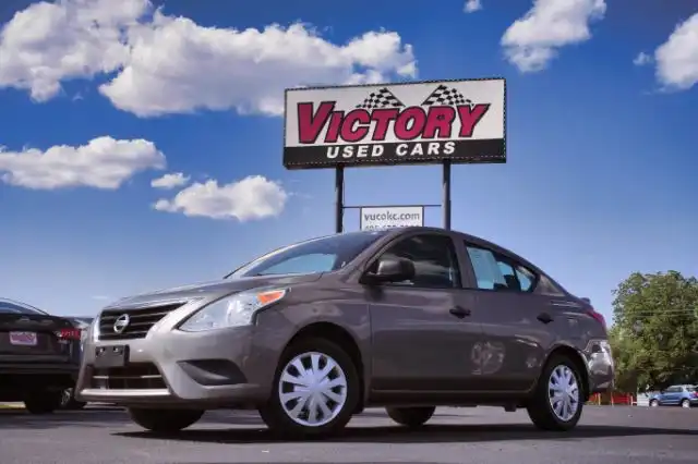 2015 Nissan Versa 1.6 S Plus CVT's photo