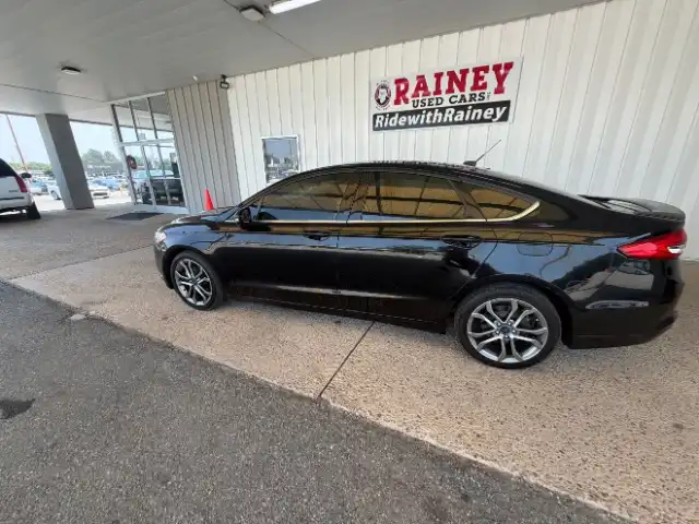 2017 Ford Fusion SE FWD's photo