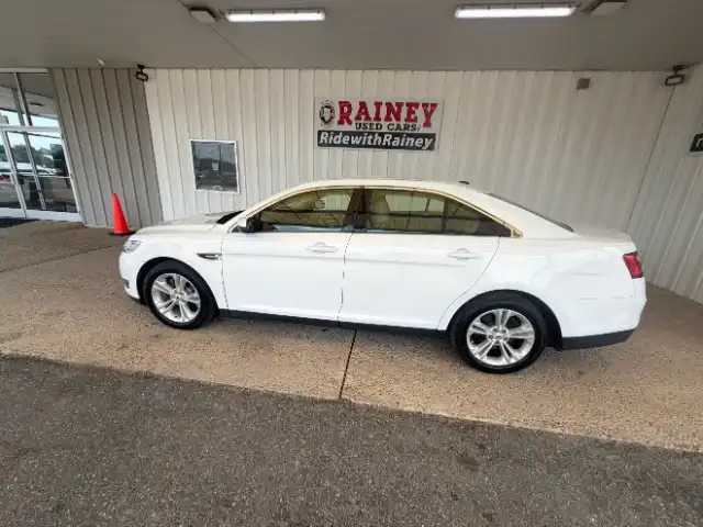 2017 Ford Taurus SEL FWD's photo