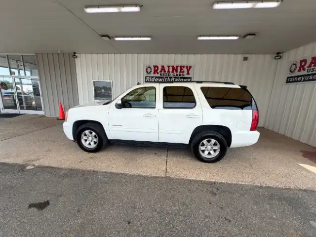 2011 GMC Yukon 2WD SLE's photo