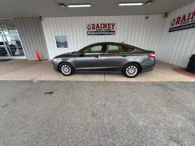 2016 Ford Fusion S FWD's photo