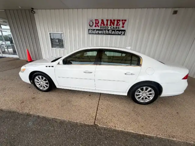 2011 Buick Lucerne CX's photo