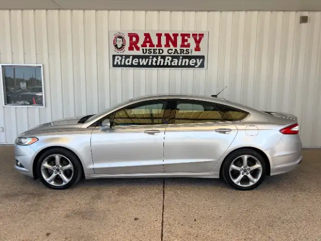 2016 Ford Fusion SE FWD's photo