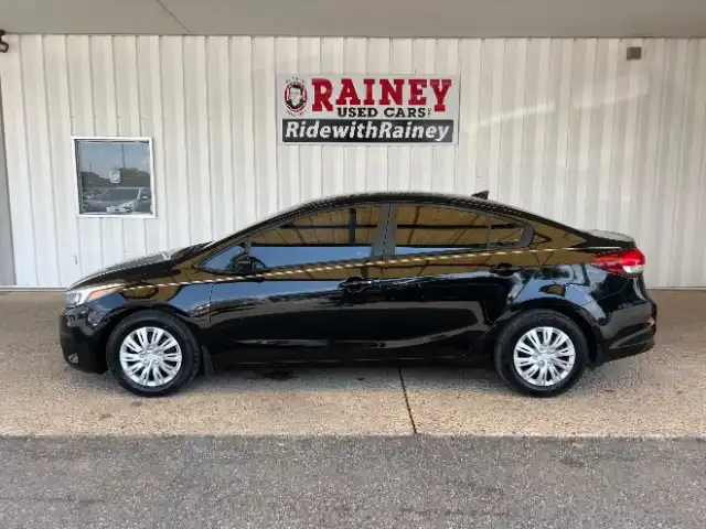 2017 Kia Forte LX AT's photo