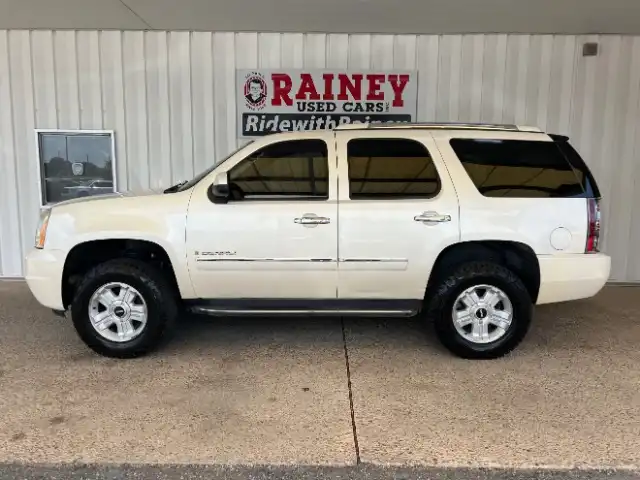 2009 GMC Yukon Denali - 2WD's photo