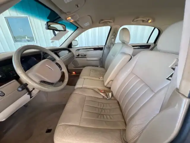 2007 Lincoln Town Car Signature's photo