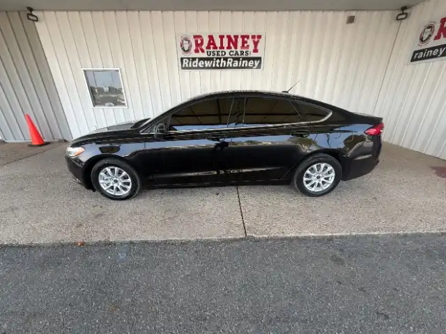 2018 Ford Fusion S FWD's photo