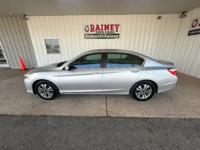 2013 Honda Accord LX Auto's photo