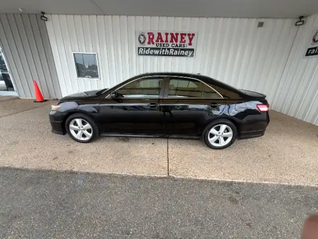 2011 Toyota Camry 3.5 Auto V6 XLE's photo