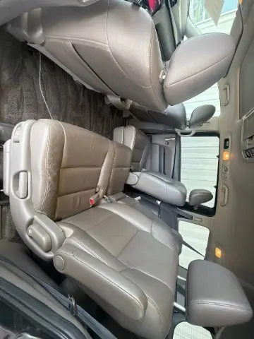 2014 Honda Odyssey Touring photo 3
