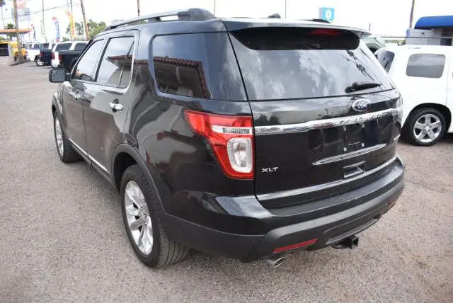 2013 Ford Explorer XLT photo 3