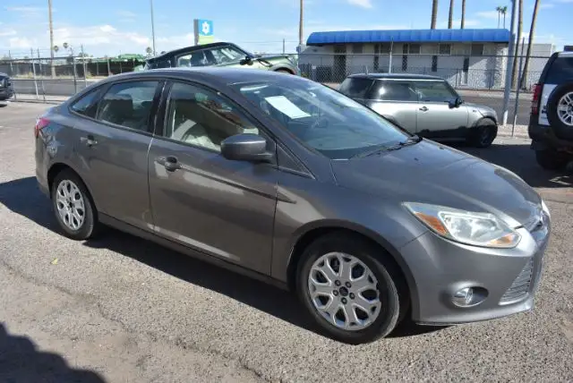 2012 Ford Focus Sedan SE's photo