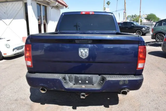2012 RAM 1500 ST Crew Cab photo 5