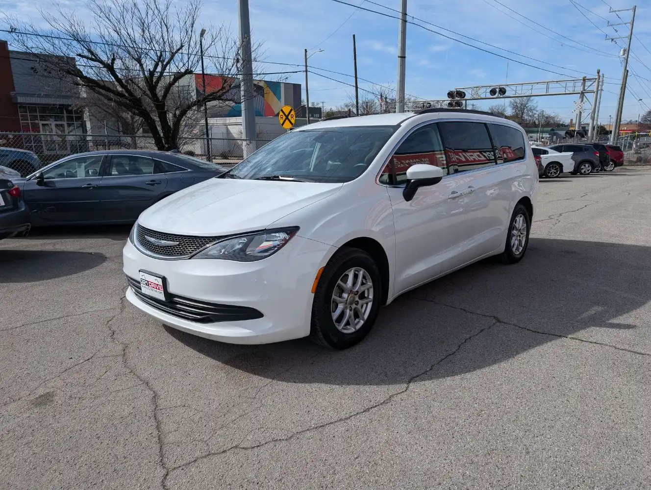 2020 Chrysler Voyager LXI's photo