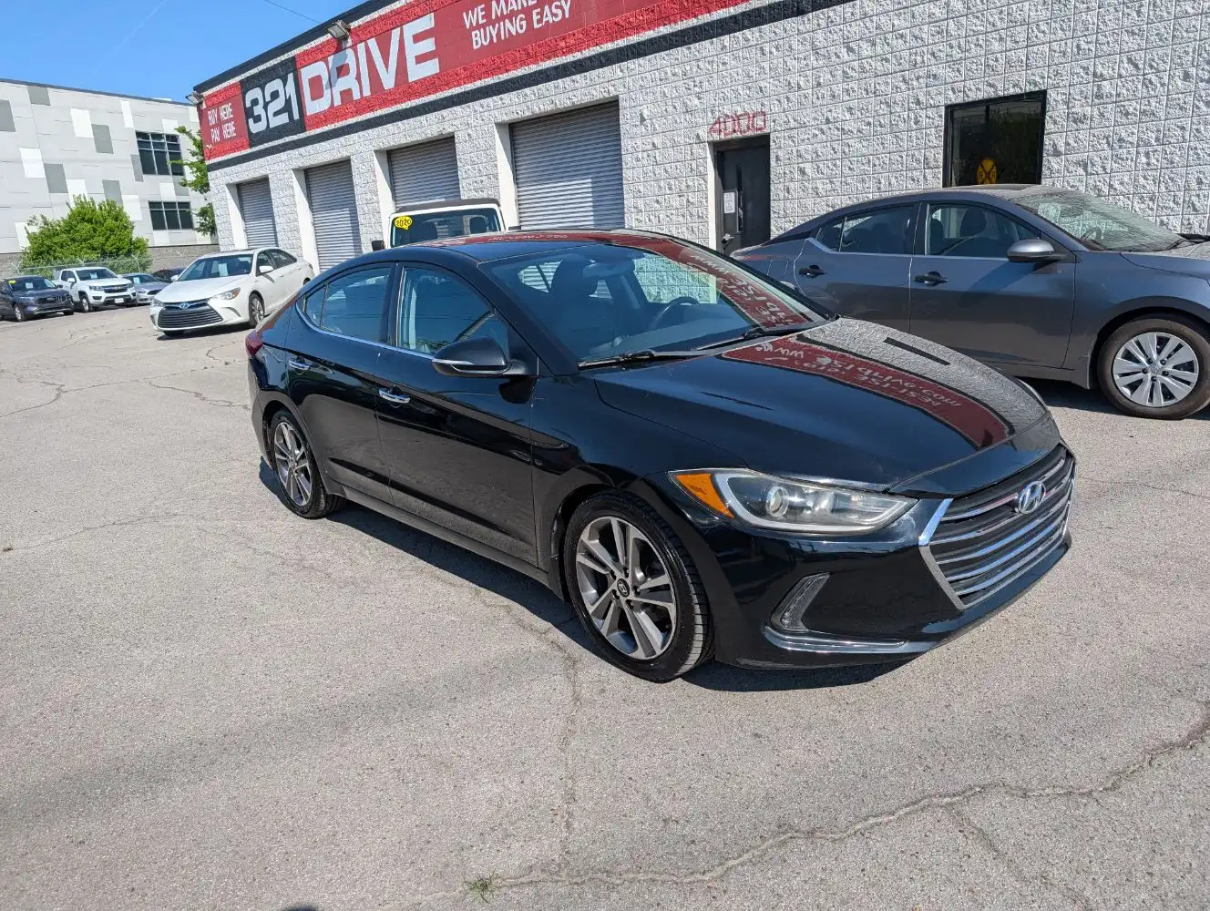 2017 Hyundai Elantra 2.0 Limited A/T PZEV's photo