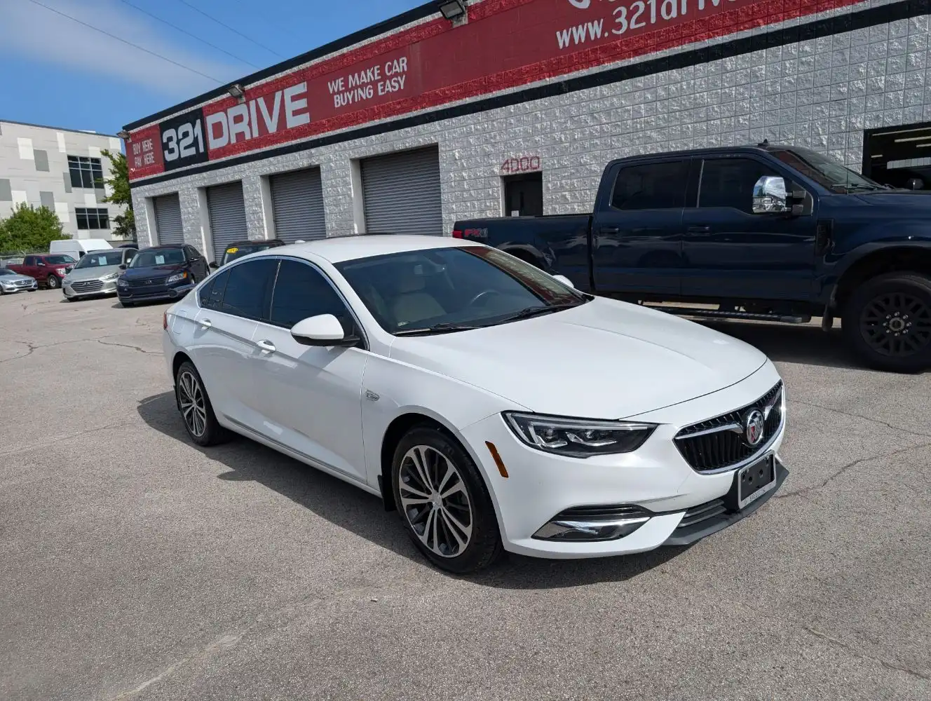 2019 Buick Regal Essence FWD's photo