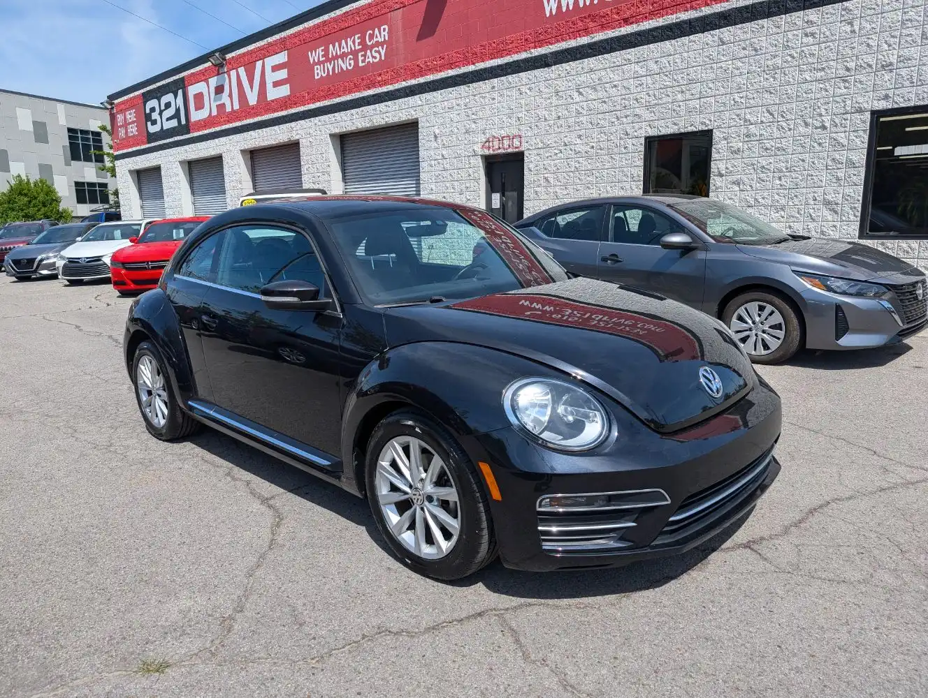 2019 Volkswagen Beetle 2.0T SE Auto's photo