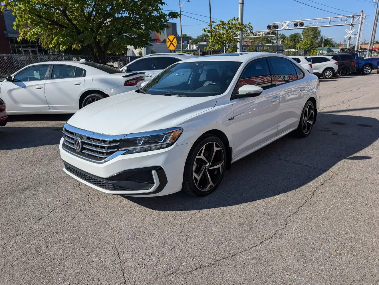2022 Volkswagen Passat 2.0T R-Line Auto's photo