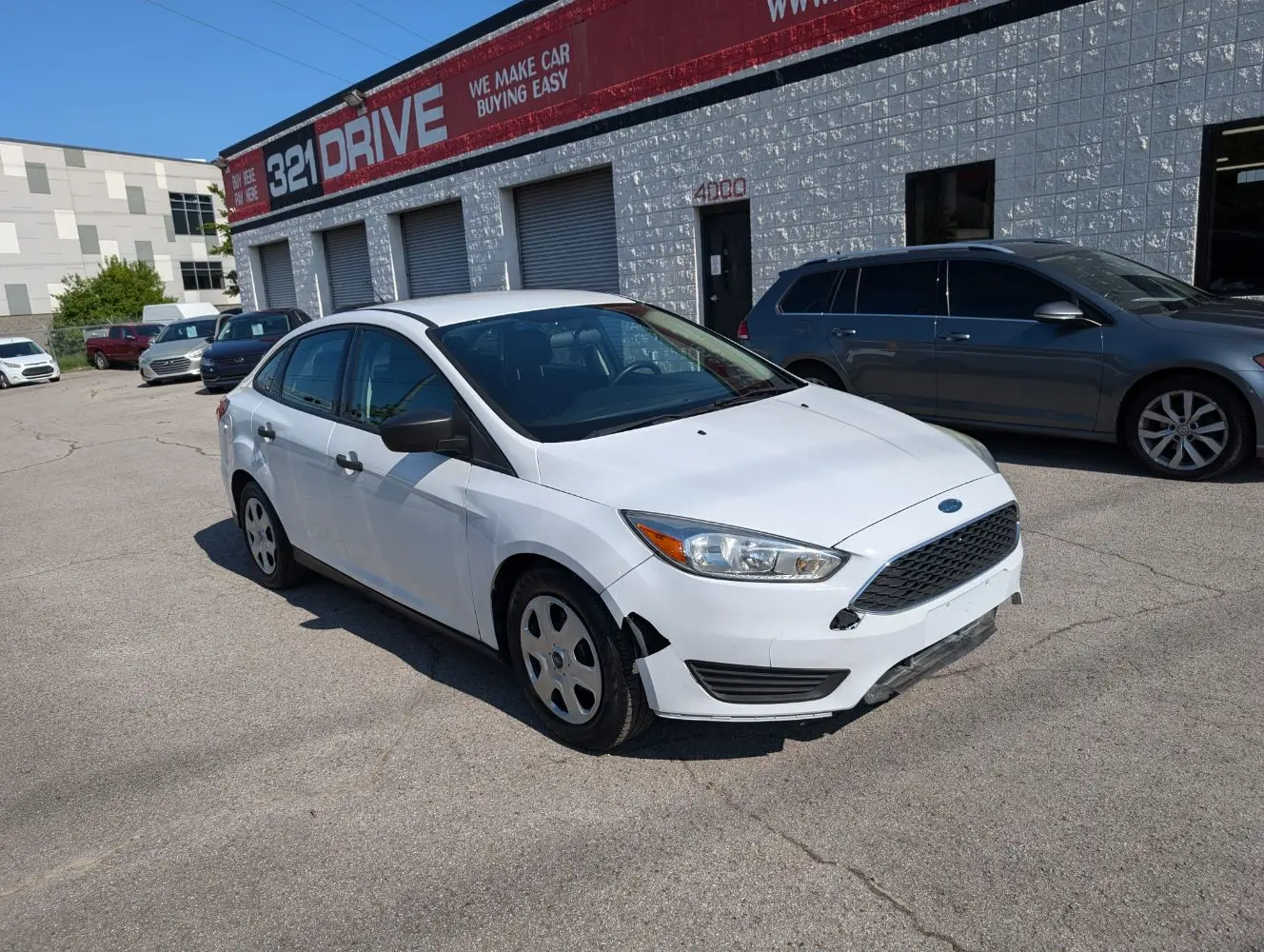 2018 Ford Focus S Sedan photo 3
