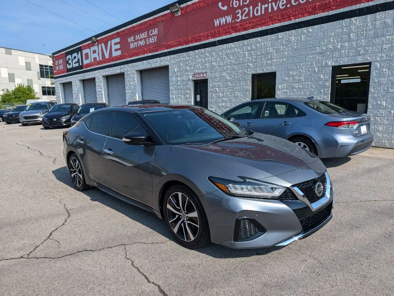 2020 Nissan Maxima SL's photo