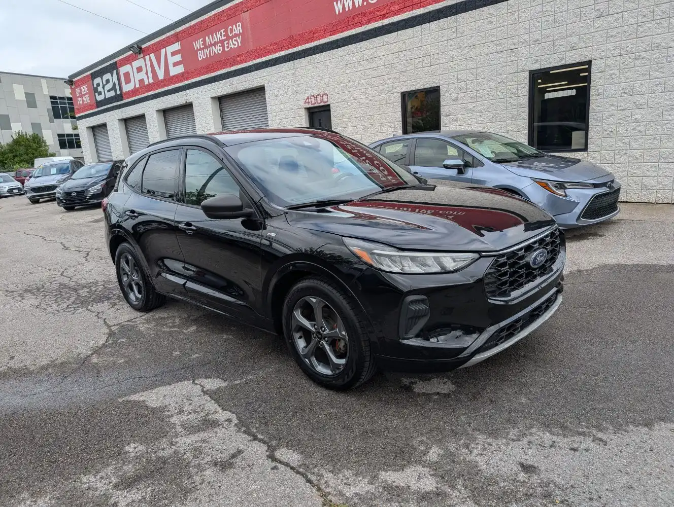 2023 Ford Escape ST-Line FWD's photo
