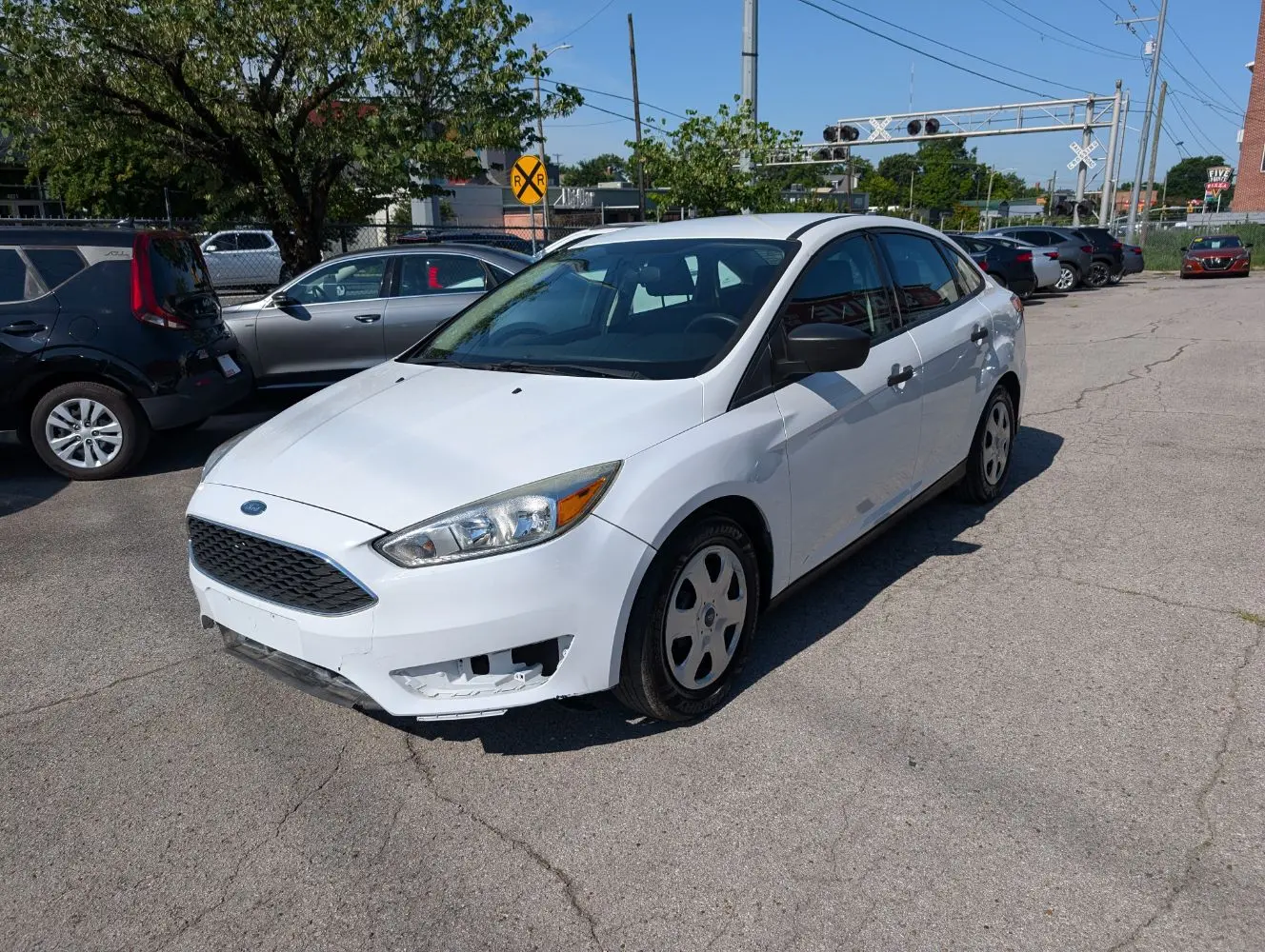 2018 Ford Focus S Sedan photo 4