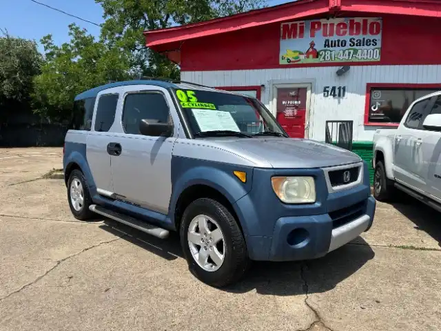 2005 Honda Element EX 2WD AT W/SRS's photo