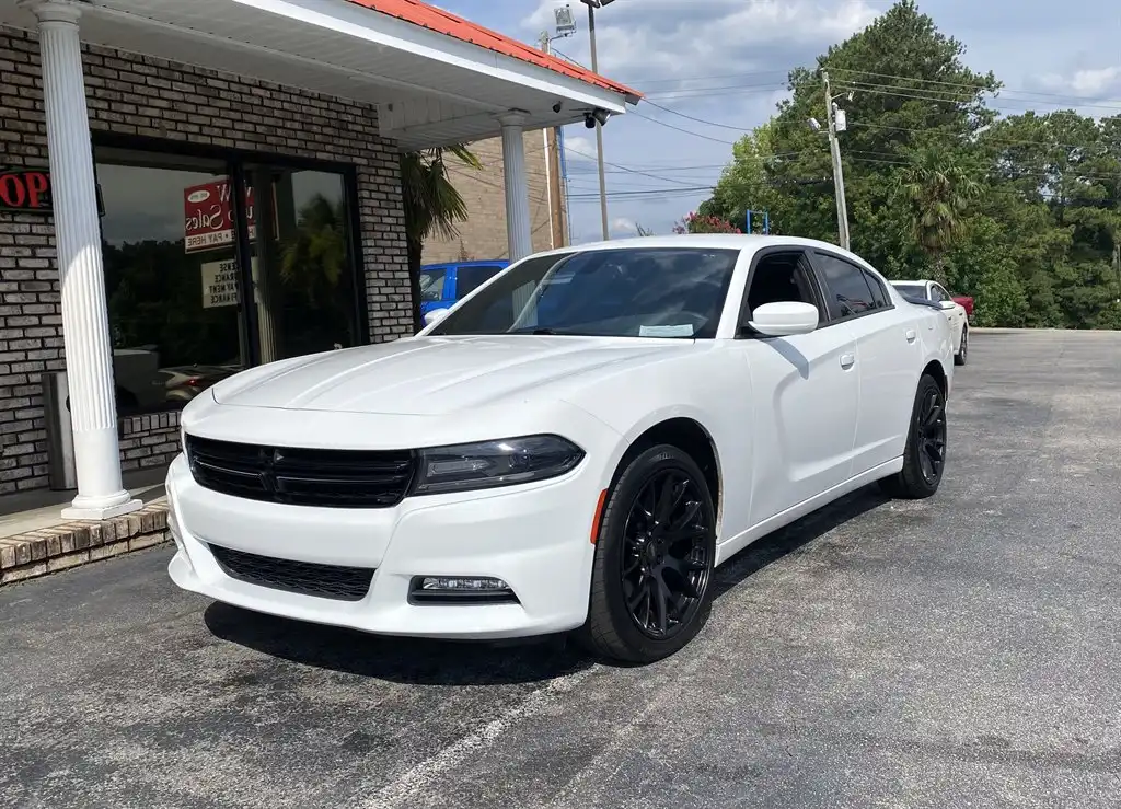 2016 Dodge Charger SXT's photo