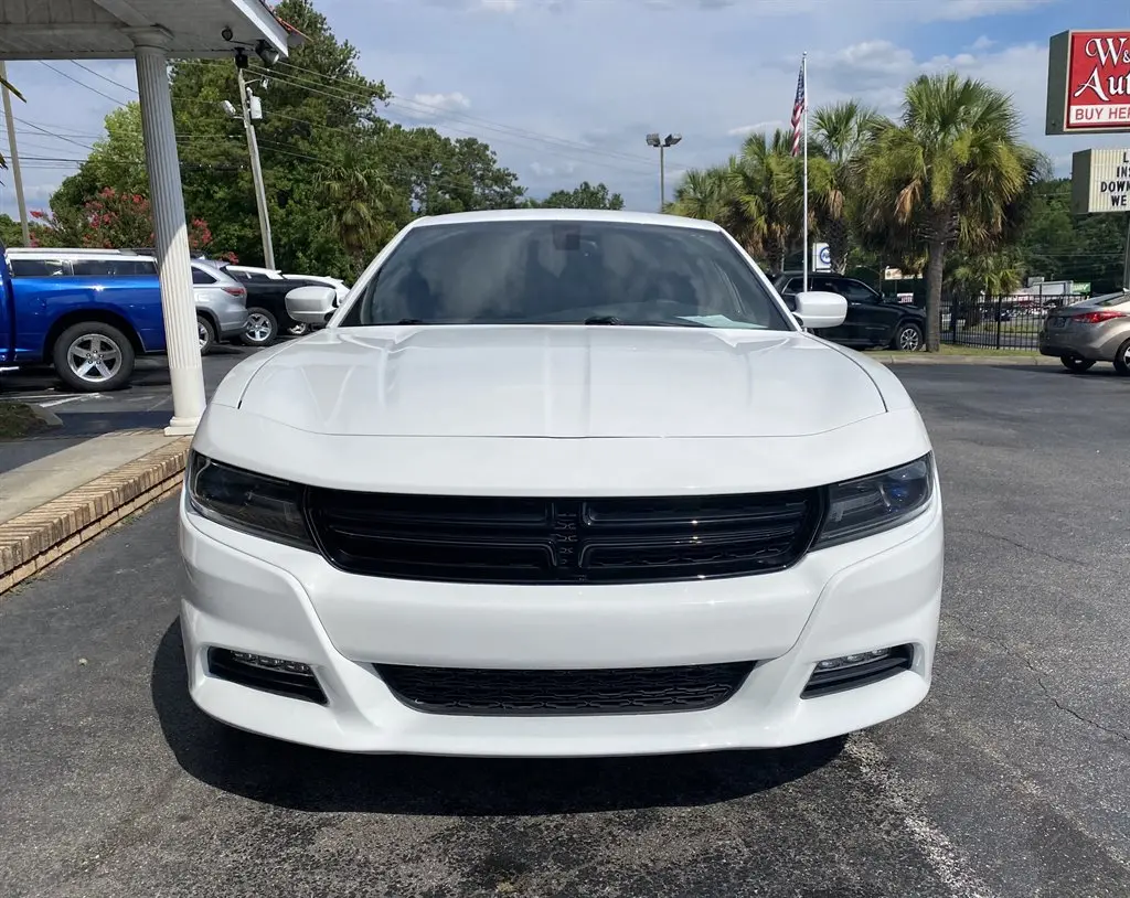 2016 Dodge Charger SXT photo 3