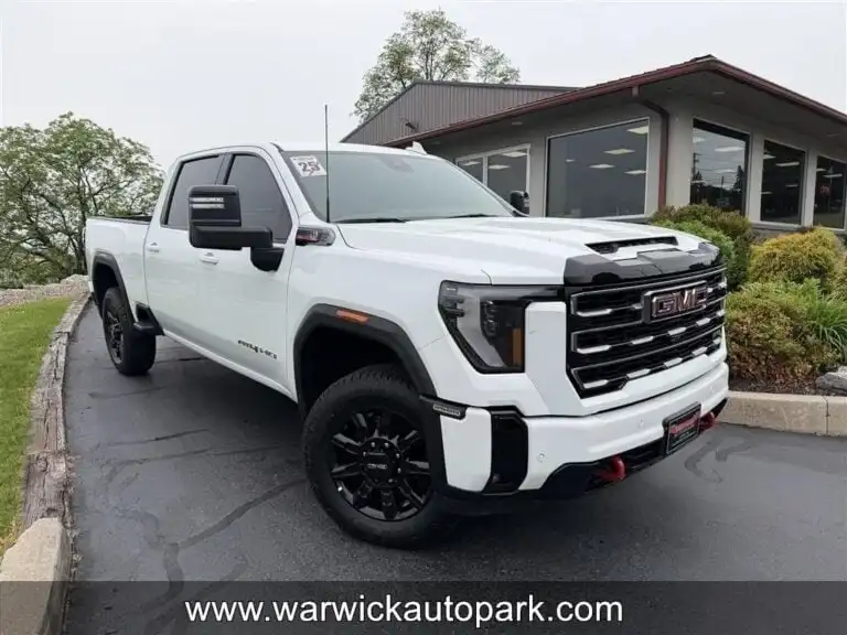 2025 GMC Sierra AT4 4WD Crew Cab Standard Box's photo
