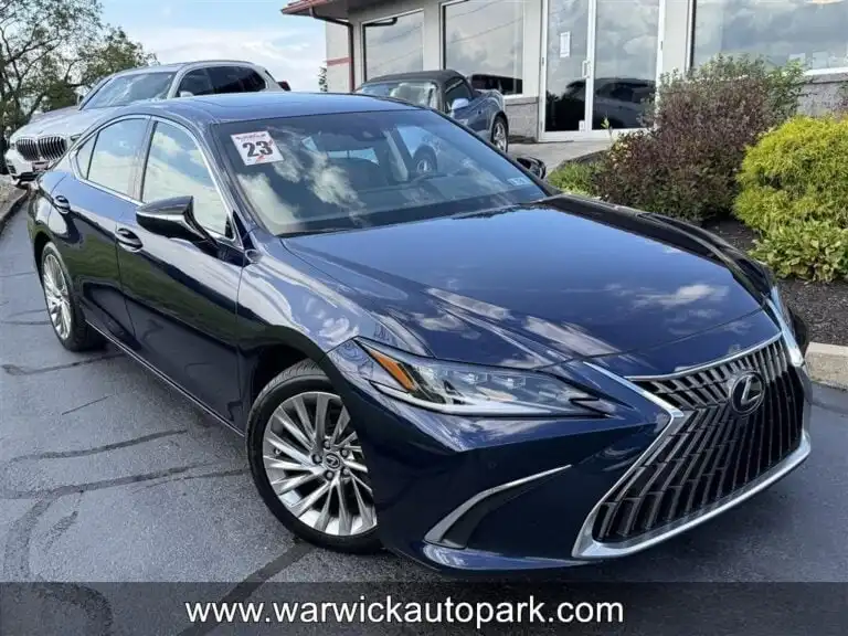 2023 Lexus ES 300h 300h Ultra Luxury's photo