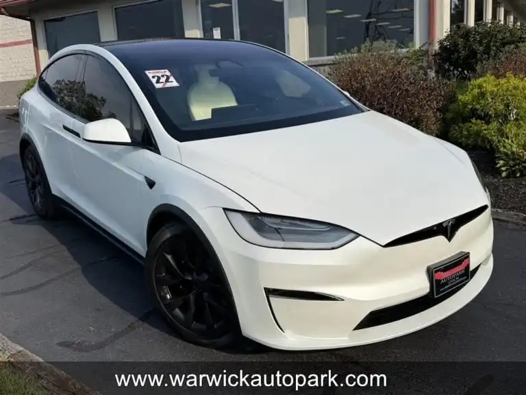 2022 Tesla Model X Long Range's photo