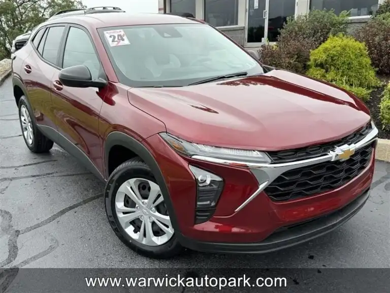 2024 Chevrolet Trax LS's photo