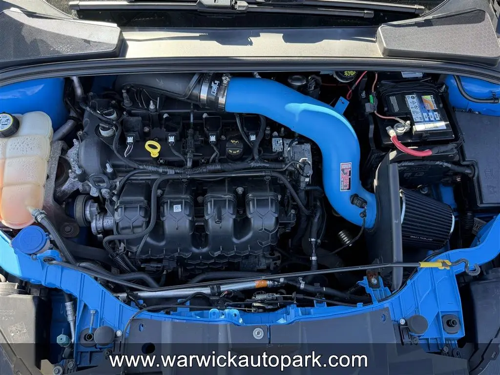 2017 Ford Focus RS Hatchback 5-Door photo 4