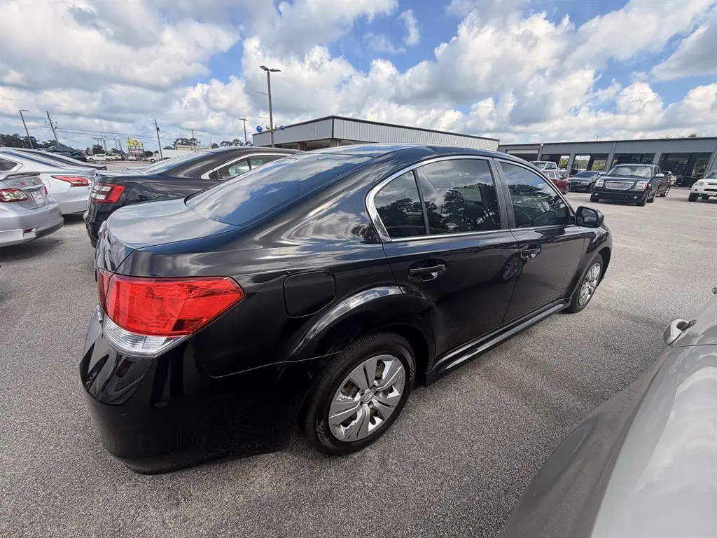 2013 Subaru Legacy 2.5i CVT PZEV photo 3