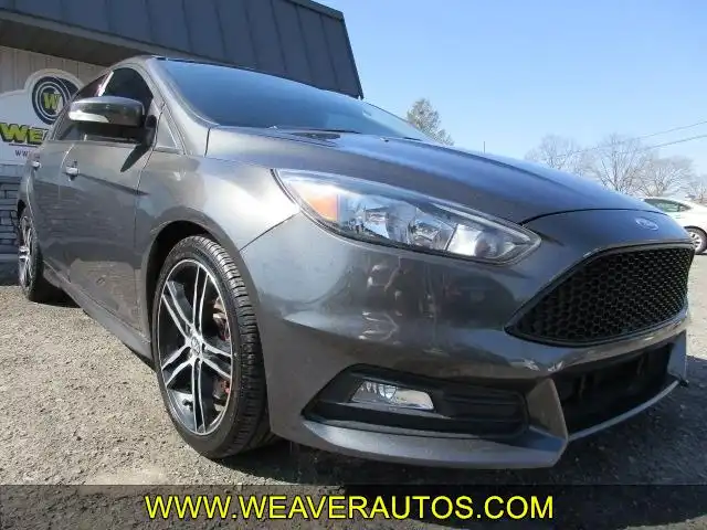 2017 Ford Focus 5 Door Hatch ST's photo