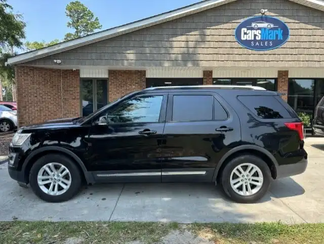 2017 Ford Explorer XLT FWD's photo