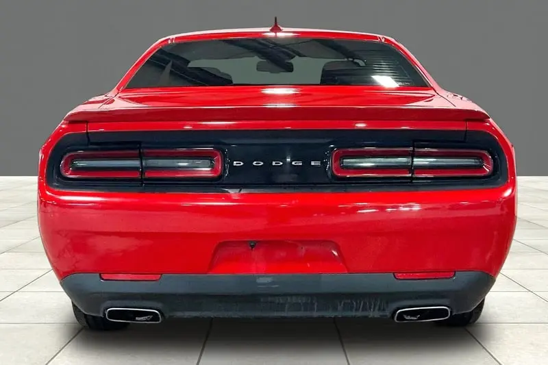 2015 Dodge Challenger SXT photo 4